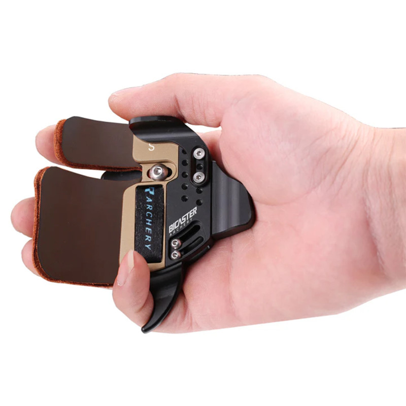 Bicaster Archery Finger Tab Log RH Small
