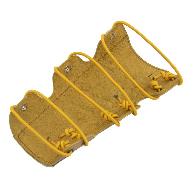 BUCKTRAIL TRADITIONAL ARMGUARDS PATCHY 19cm YELLOW LEATHER